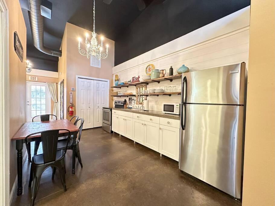 Haven At Hazel~Downtown Loft Apartamento Demorest Exterior foto